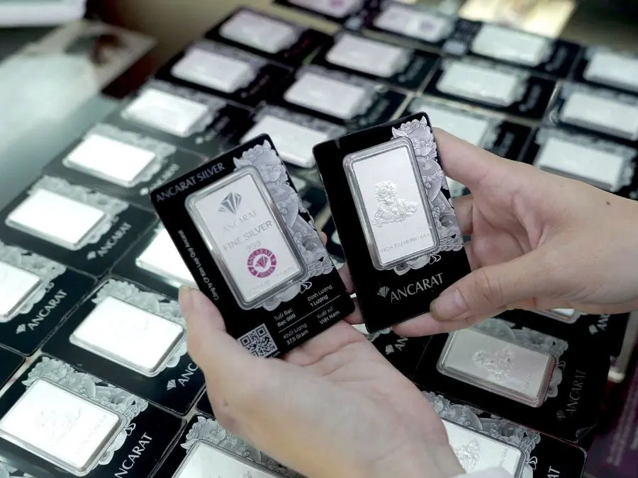 Thâm hụt nguồn cung bạc nghiêm trọng