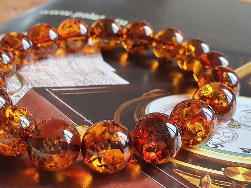 Trả lời Vòng hổ phách có tác dụng thật không Trả lời Vòng hổ phách có tác dụng thật không