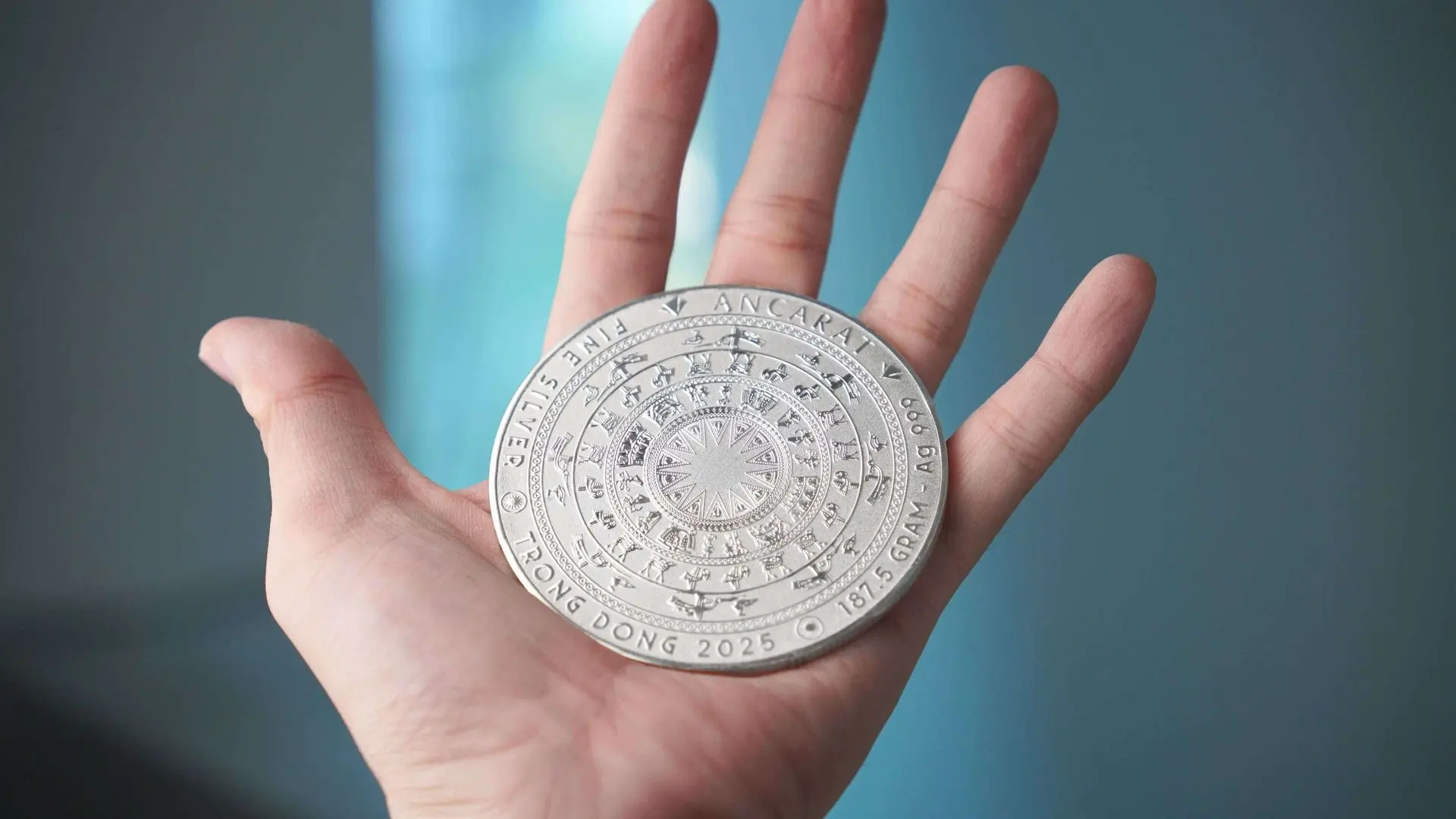 Vì sao Bạc miếng Trống Đồng 5 Lượng (Bạc Ngày Độc Lập) lại được ra mắt thêm các quy cách khác?