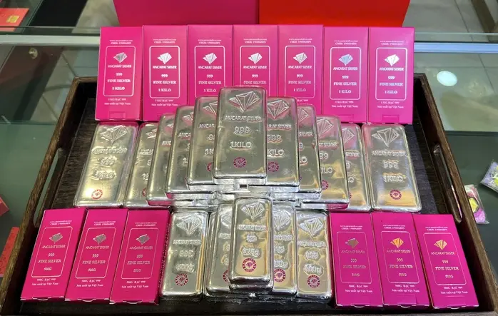 Bạc thỏi Ancarat có thiết kế đơn giản chưa tối ưu để làm quà tặng Bạc thỏi Ancarat có thiết kế đơn giản chưa tối ưu để làm quà tặng