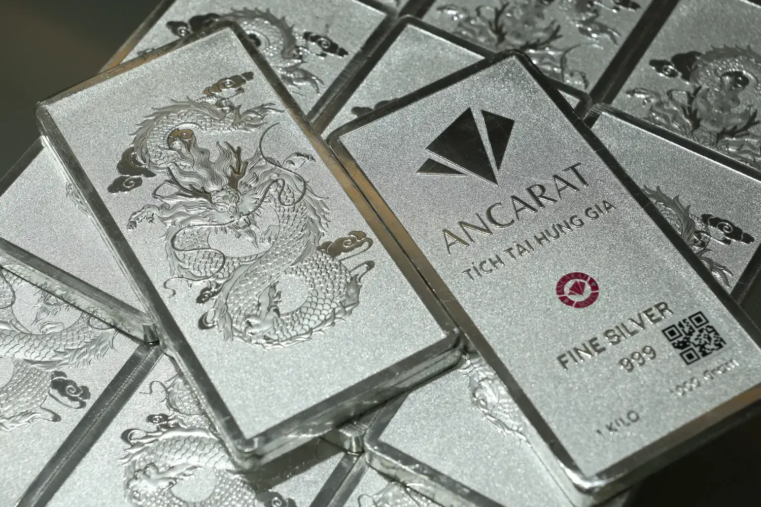 Giá bạc Ancarat hôm nay điều chỉnh nhẹ, duy trì chênh lệch mua bán ổn định cho nhà đầu tư tích sản. Giá bạc Ancarat hôm nay điều chỉnh nhẹ, duy trì chênh lệch mua bán ổn định cho nhà đầu tư tích sản.