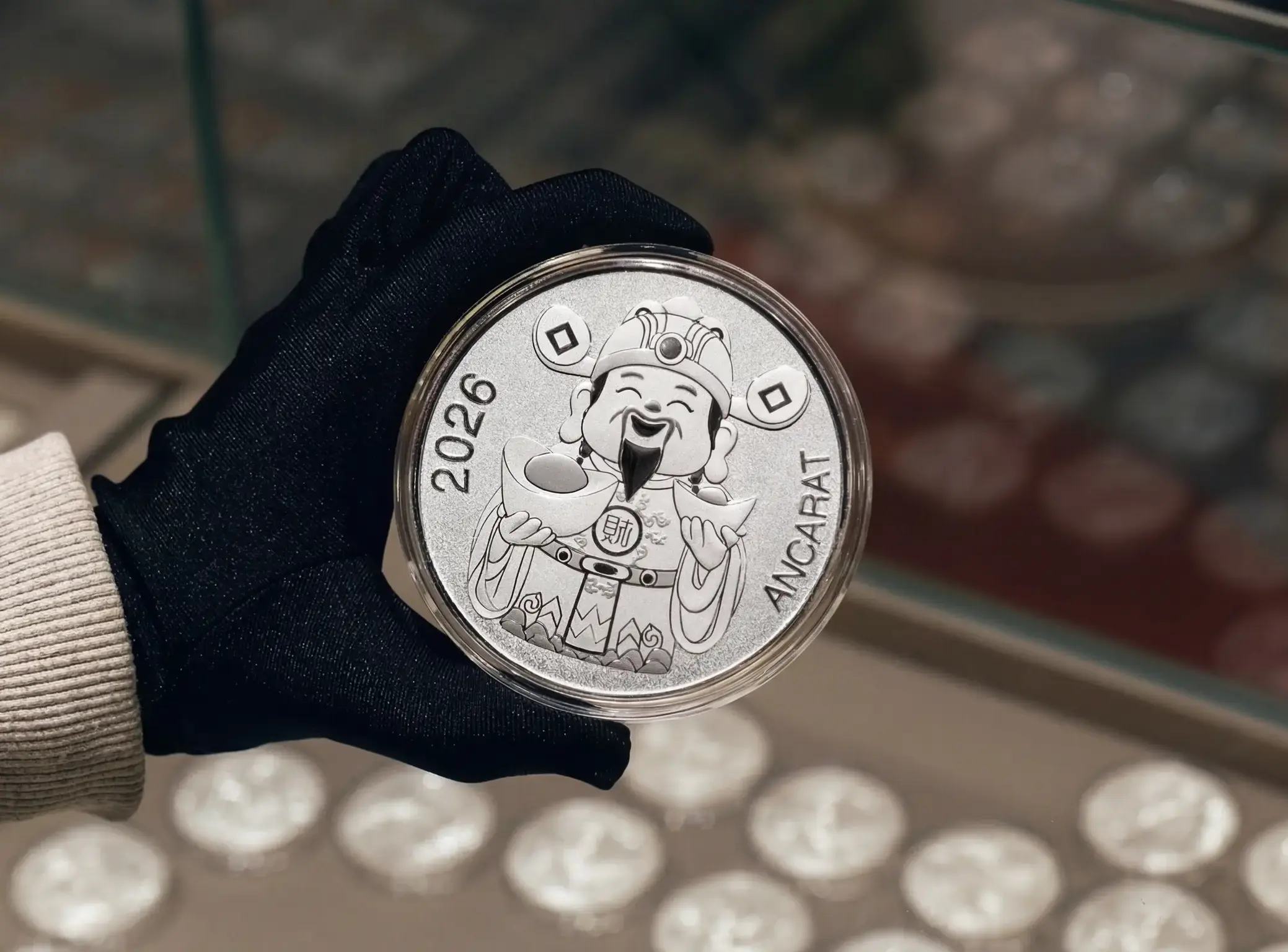 So sánh 1 chỉ vàng và 5 lượng Bạc Thần Tài Vạn Phúc trong bài toán tích sản dài hạn. So sánh 1 chỉ vàng và 5 lượng Bạc Thần Tài Vạn Phúc trong bài toán tích sản dài hạn.