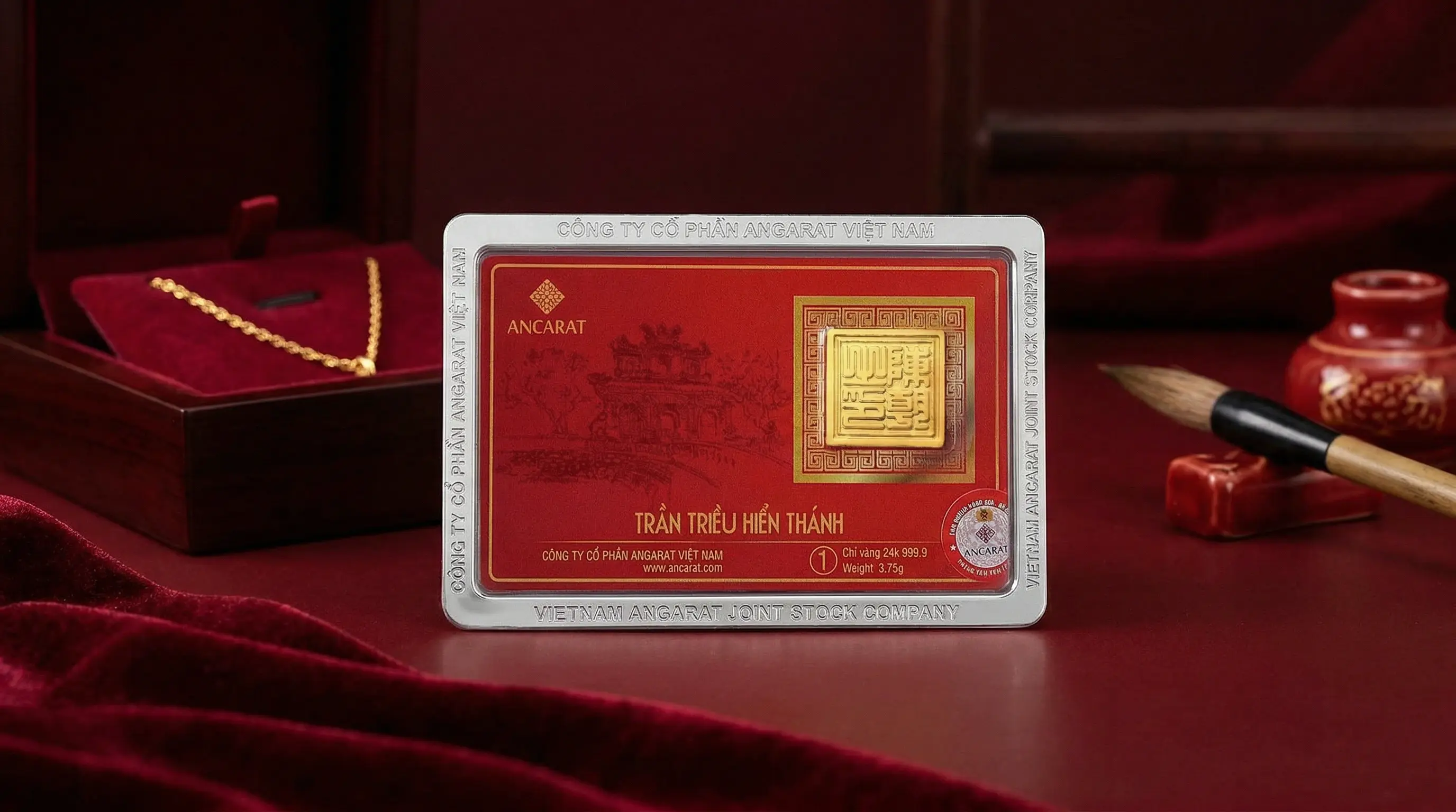 Vỉ vàng Trần Triều Hiển Thánh 24k Ancarat - món quà phong thủy đẳng cấp cho doanh nhân Vỉ vàng Trần Triều Hiển Thánh 24k Ancarat - món quà phong thủy đẳng cấp cho doanh nhân