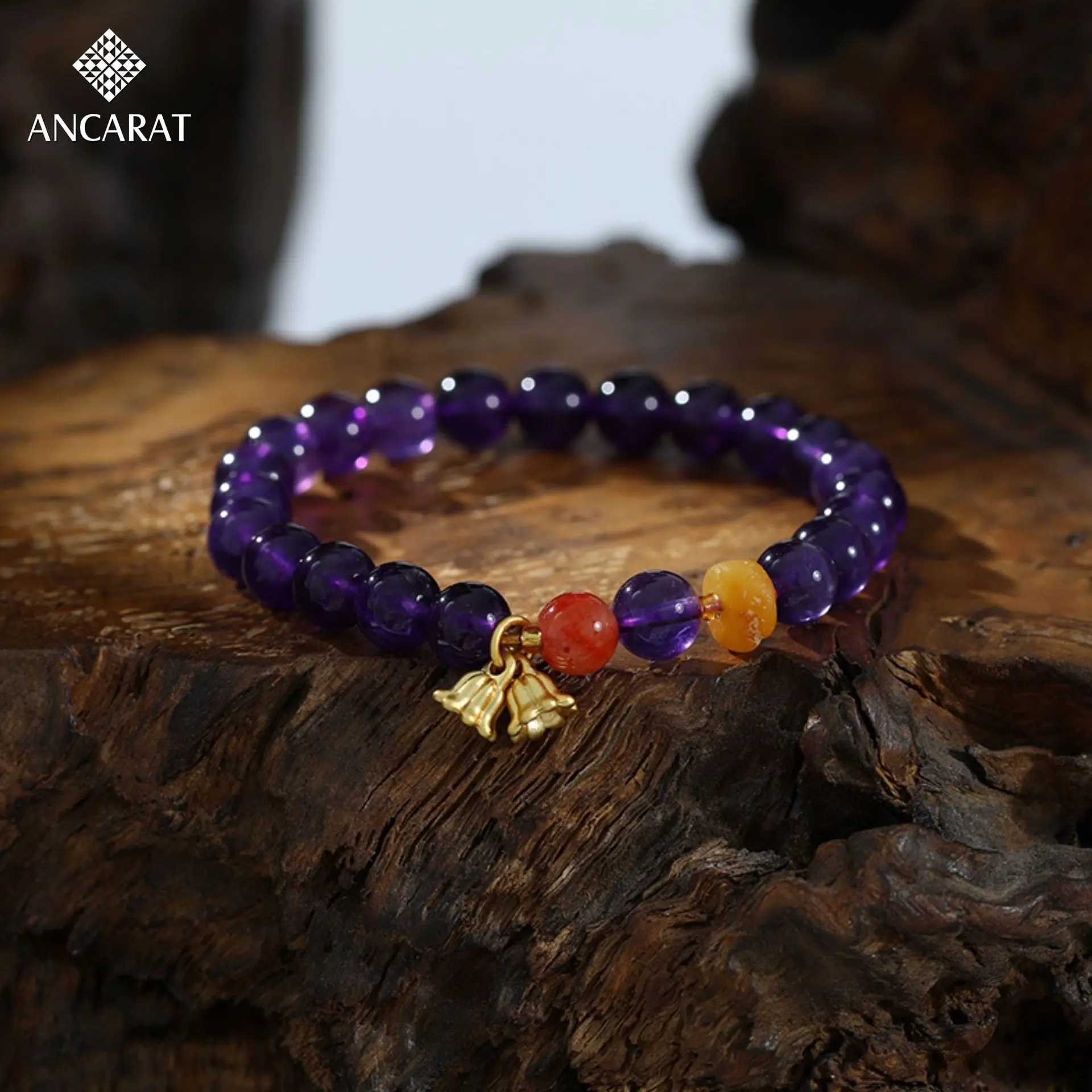 Nữ mệnh Thổ đeo đá gì