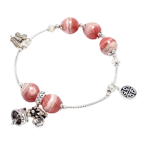 Vòng tay đá Đào hoa phối charm mèo chiêu tài